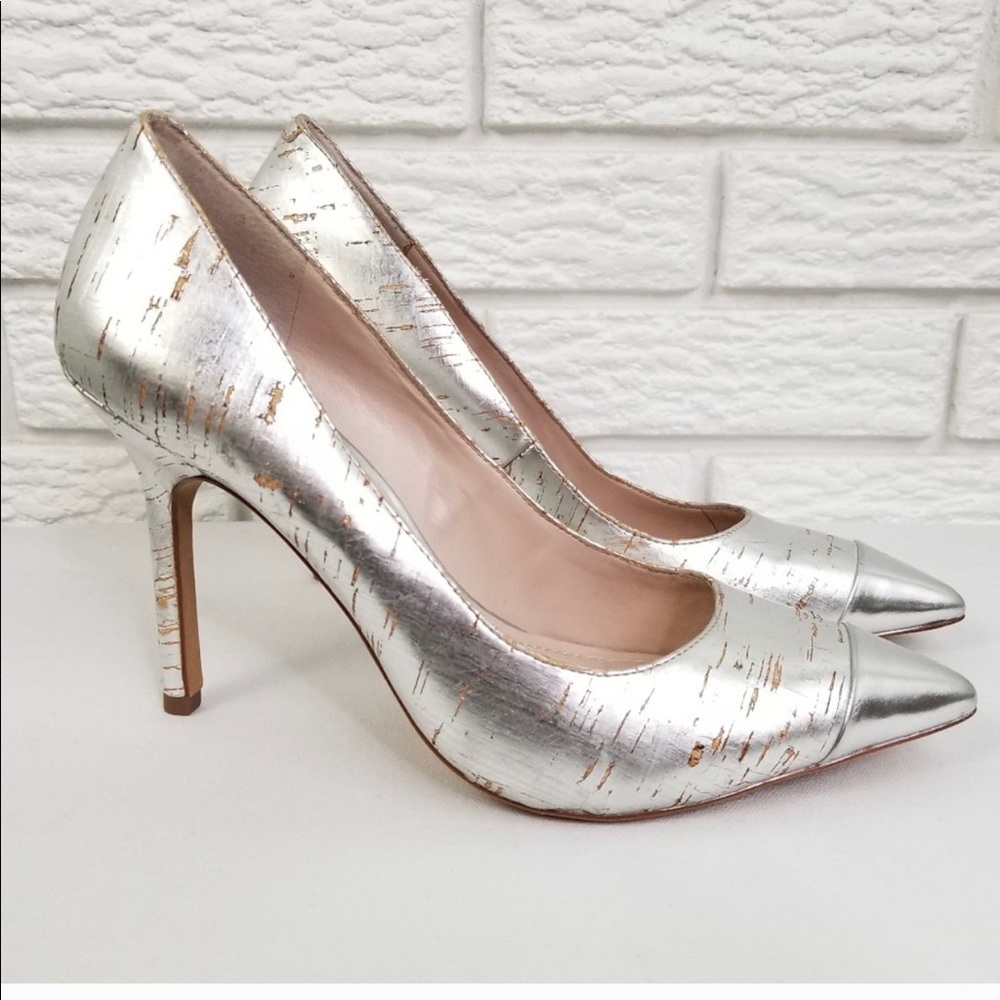 Vince Camuto silver bamboo crackle shoe